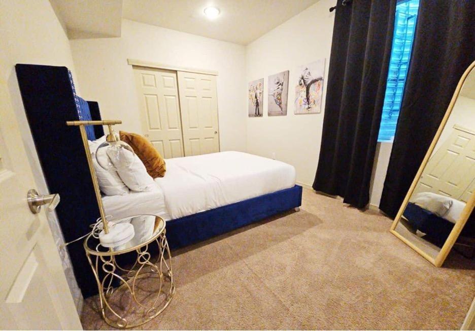 2226 N Washington St Holiday home